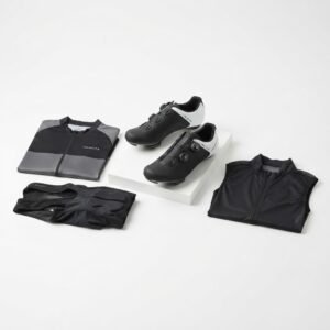 Sapatilha de spinning e roupas de ciclismo para treino indoor